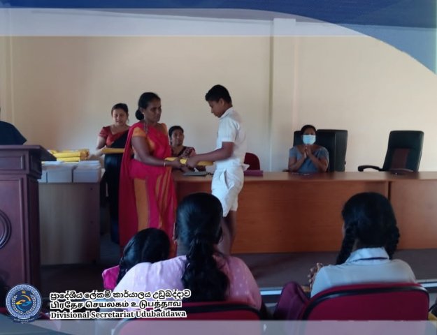 Providing school equipment and shoes for children from vulnerable families